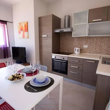 Strand Penthouse With Large Terrace * Sliema
